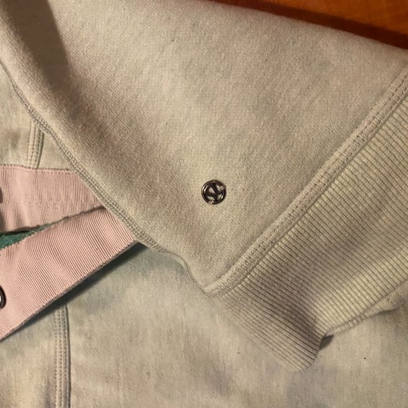 Lululemon Yin to My Yang Sweater- Size 4 - Picture 3 of 3